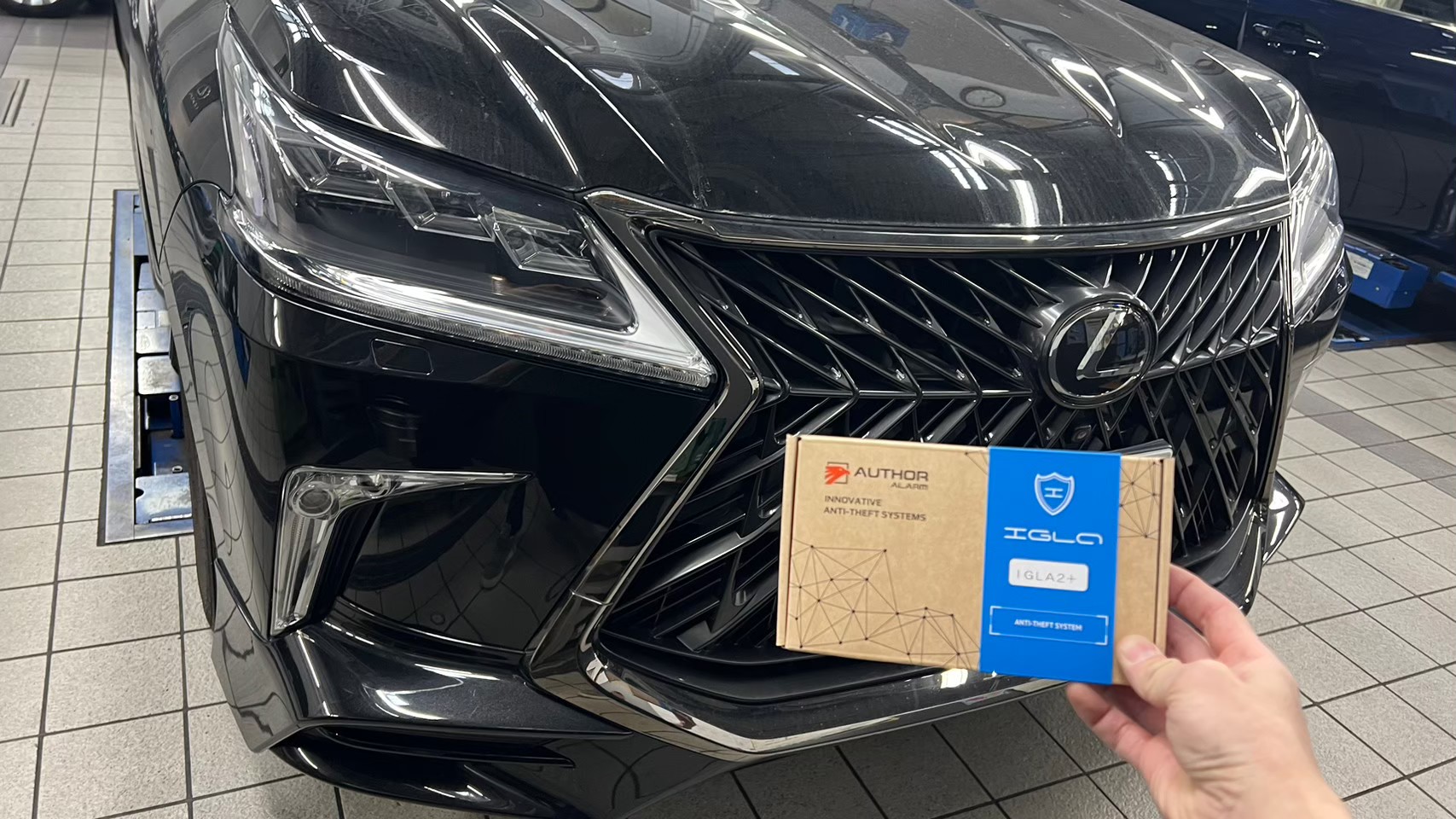 LEXUS LX570 に IGLA・ステンレススキャナー | Car Boutique IF